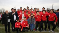 Başkan Tekintaş, Gençlerimiz Hem Kendilerini Hem de Futbollarını Geliştiriyorlar